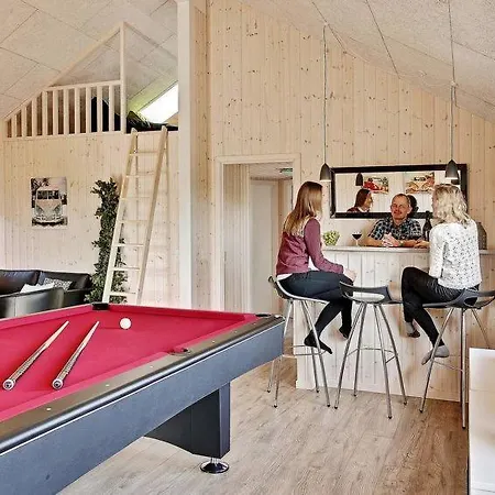 Eskilstrup Sleeps 16 Pool Wifi Holiday home *