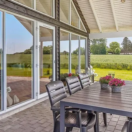 Eskilstrup Sleeps 16 Pool Wifi Holiday home *